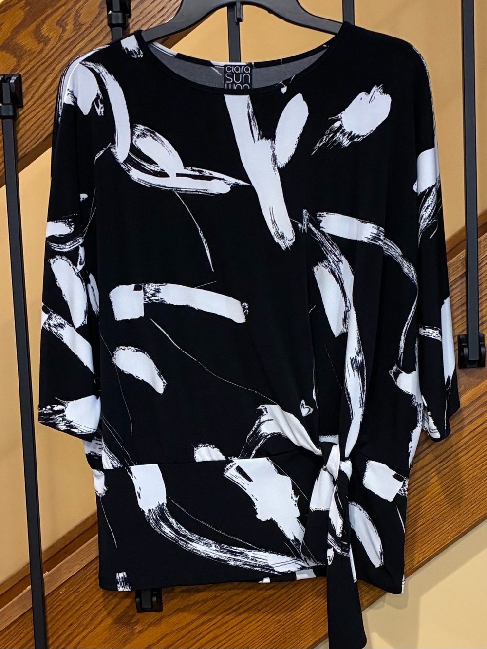 Clara SunWoo Blouse Side Tie Banded Bottom Relax Fit Black White SZ. Med